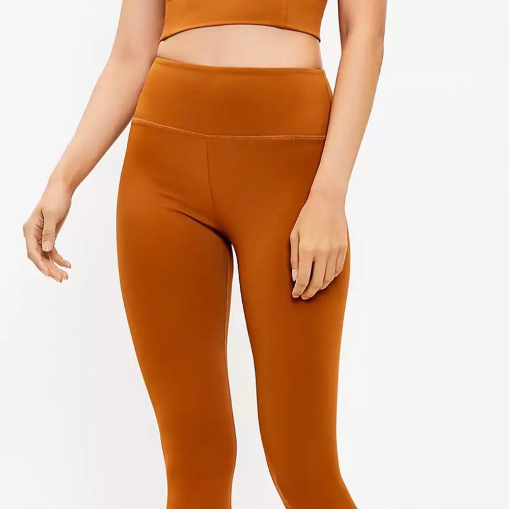 Lou & Grey Feel Good Pocket Leggings, vivid vicuña (bronze gold)